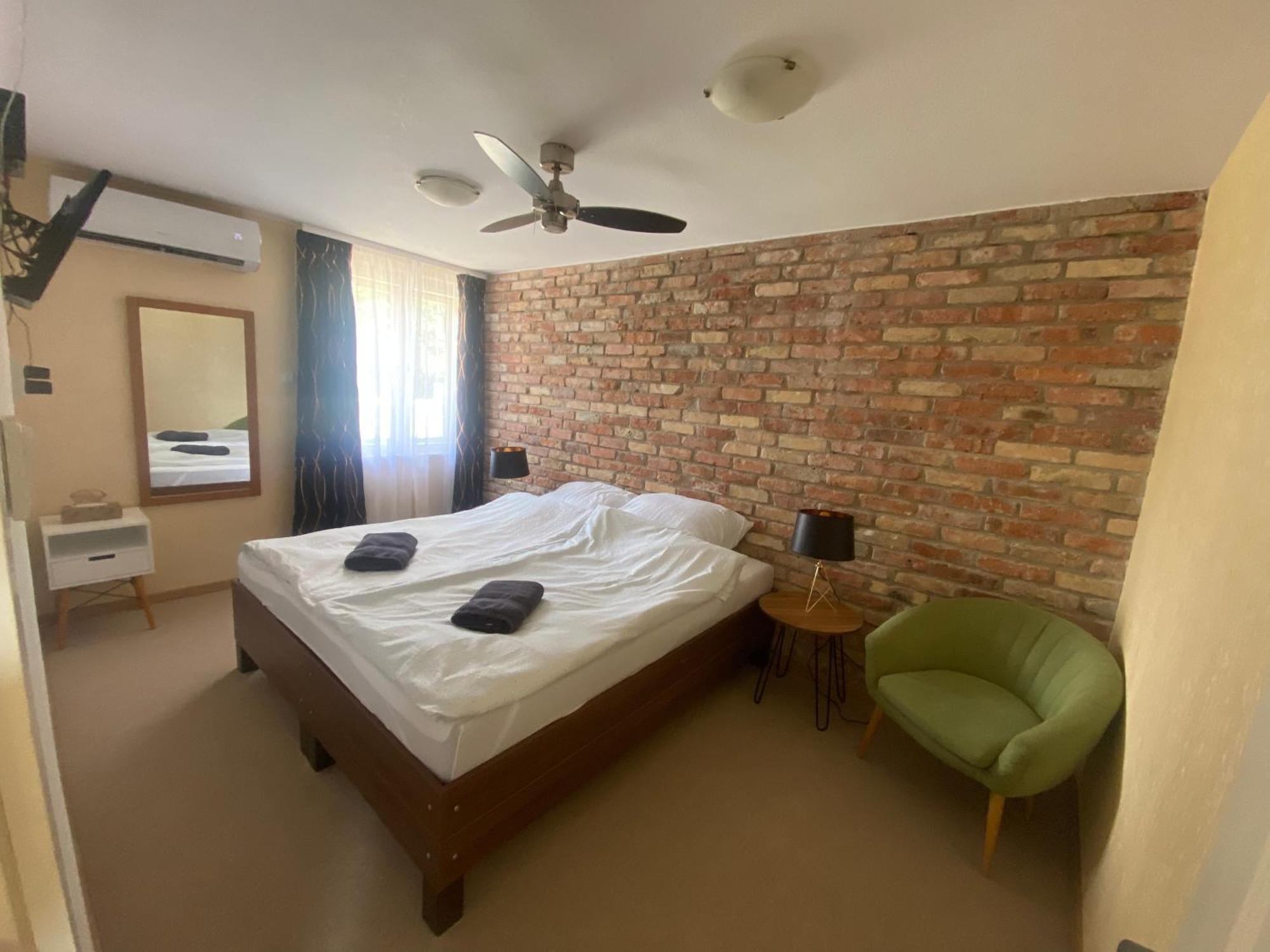 Summer Apartments Tiszakecske Exterior photo