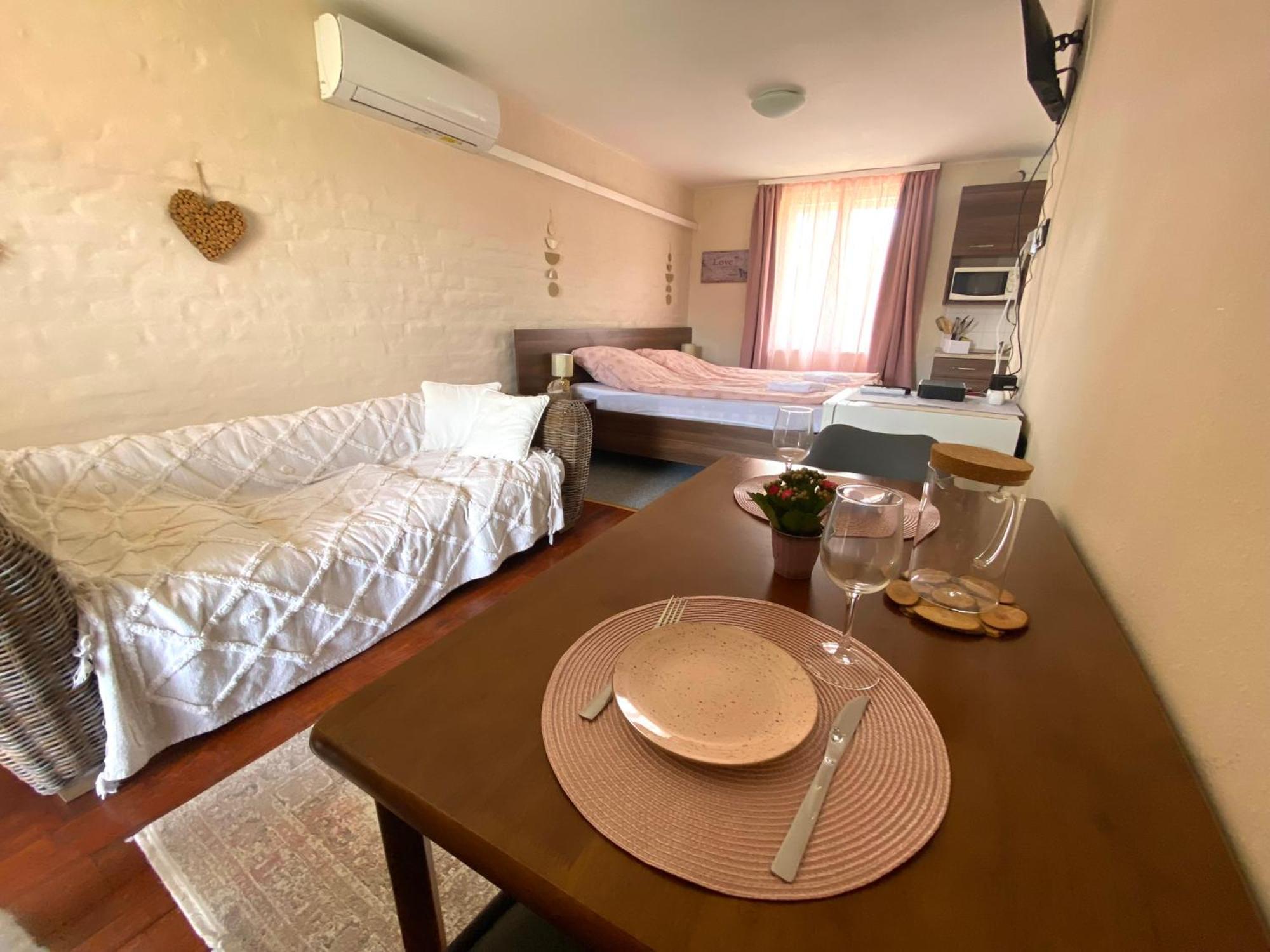 Summer Apartments Tiszakecske Exterior photo